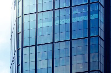 Cam cepheli modern ofis binası