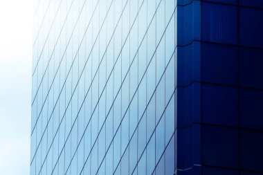 Cam cepheli modern ofis binası