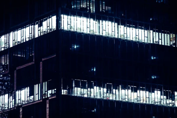 Immeuble Bureaux Avec Façade Vitrée Photographie Nuit — Photo