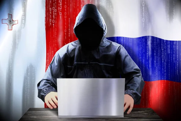 Анонимный Хакер Работающий Ноутбуке Флаги Мальты России — стоковое фото