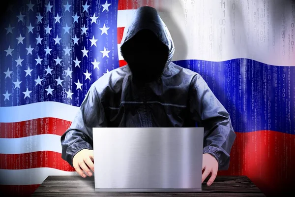 Hacker Anónimo Trabajando Ordenador Portátil Banderas Rusia —  Fotos de Stock