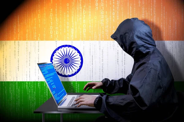 Anónimo Hacker Encapuchado Bandera India Código Binario Concepto Ataque Cibernético —  Fotos de Stock