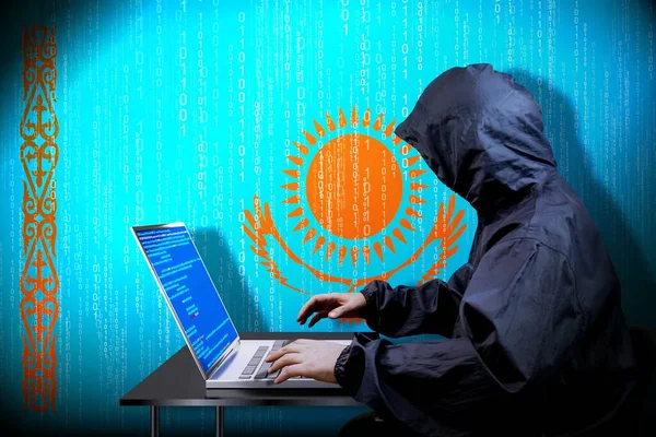 Anónimo Hacker Encapuchado Bandera Kazajstán Código Binario Concepto Ataque Cibernético —  Fotos de Stock