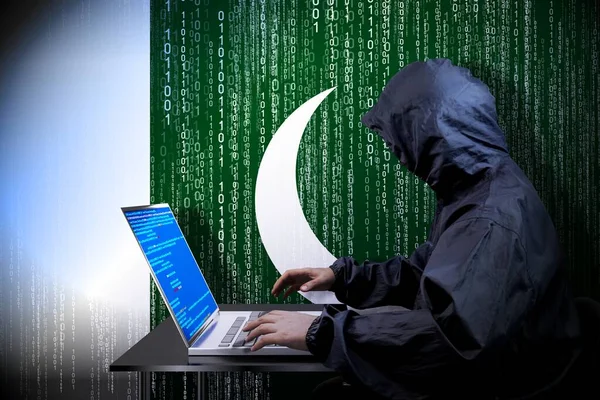 Anónimo Hacker Encapuchado Bandera Pakistán Código Binario Concepto Ataque Cibernético —  Fotos de Stock