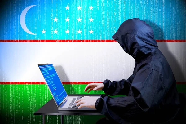 Anónimo Hacker Encapuchado Bandera Uzbekistán Código Binario Concepto Ataque Cibernético —  Fotos de Stock