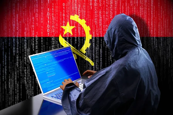 Anónimo Hacker Encapuchado Bandera Angola Código Binario Concepto Ataque Cibernético —  Fotos de Stock
