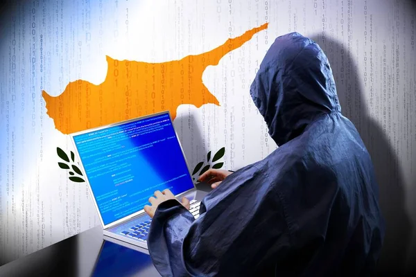 Anónimo Hacker Encapuchado Bandera Chipre Código Binario Concepto Ataque Cibernético —  Fotos de Stock