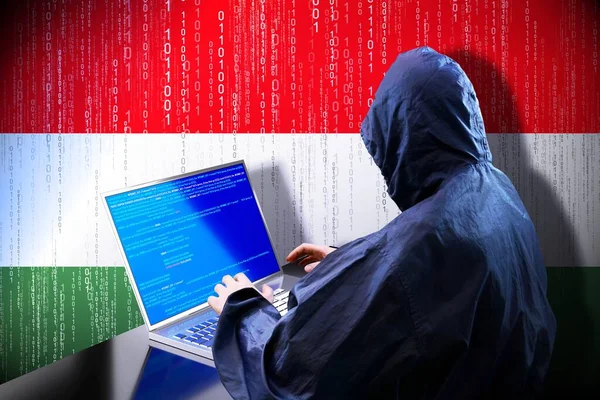 Anónimo Hacker Encapuchado Bandera Hungría Código Binario Concepto Ataque Cibernético —  Fotos de Stock