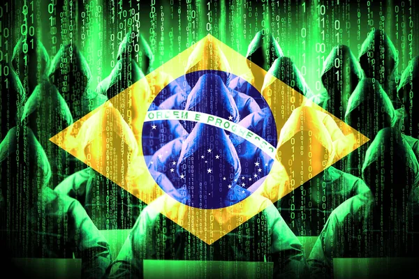 匿名のフード付きハッカー ブラジルの国旗 バイナリコード サイバー攻撃の概念 — ストック写真