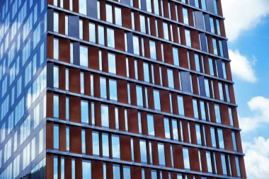 8 Mayıs 2022, Polonya, Lodz - Fabryczna İstasyonu 'ndaki modern ofis binası