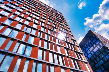 8 Mayıs 2022, Polonya, Lodz - Fabryczna İstasyonu 'ndaki modern ofis binası