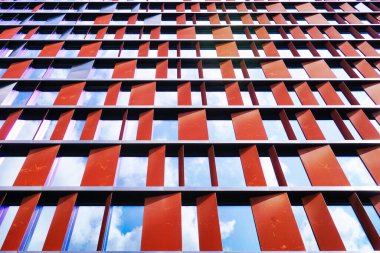 8 Mayıs 2022, Polonya, Lodz - Fabryczna İstasyonu 'ndaki modern ofis binası