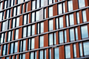 8 Mayıs 2022, Polonya, Lodz - Fabryczna İstasyonu 'ndaki modern ofis binası