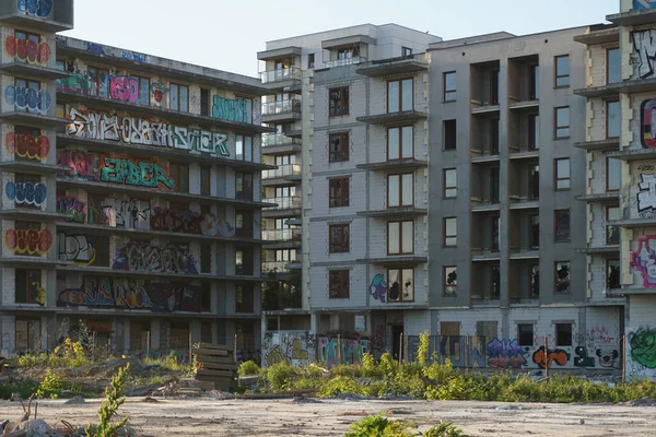 Warsaw Poland June 5Th 2022 Unfinished Residential Building Covered Graffiti — Stock Photo, Image