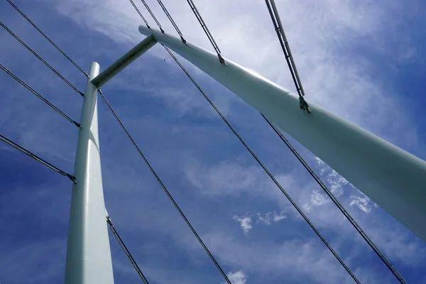 Сучасний Кабельний Міст Небо Хмарами — стокове фото
