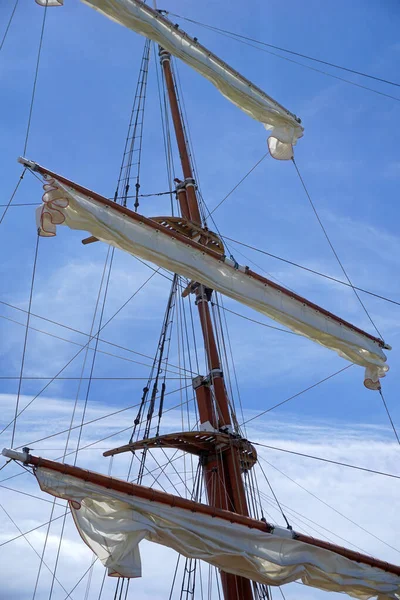 Tall Ship Mast Rolled Sails Sky Background — Stock fotografie