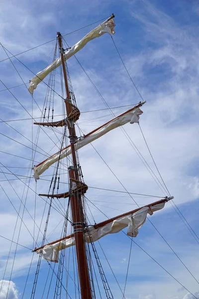 Tall Ship Mast Rolled Sails Sky Background — Stock Photo, Image