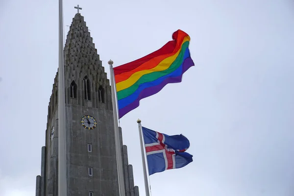 Исландия Рейкьявик Августа 2022 Месяц Гордости Радужные Ледяные Флаги Церковная — стоковое фото