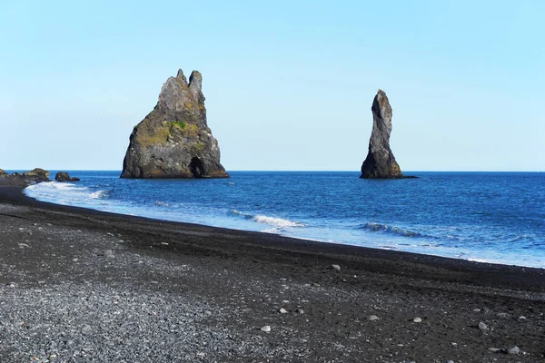 Two Rocks Reynisfjara Black Beach Iceland — 图库照片