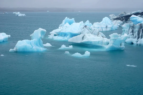 Πάγοι Επιπλέουν Στην Παγωμένη Λιμνοθάλασσα Jokulsarlon Στην Ισλανδία — Φωτογραφία Αρχείου