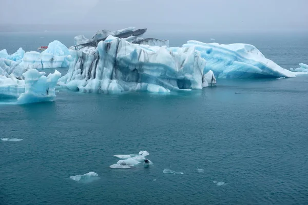 Πάγοι Επιπλέουν Στην Παγωμένη Λιμνοθάλασσα Jokulsarlon Στην Ισλανδία — Φωτογραφία Αρχείου
