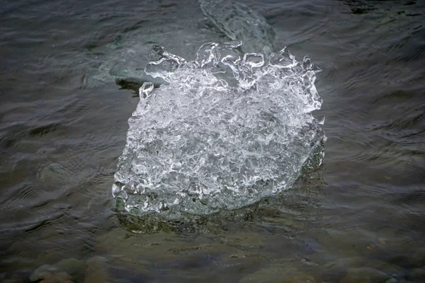 Block Ice Melting Water — Stockfoto