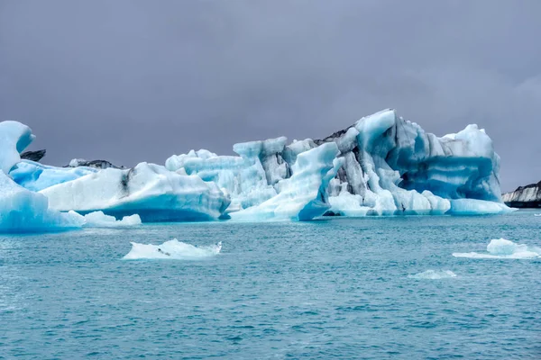 Πάγοι Επιπλέουν Στη Λιμνοθάλασσα Του Jokulsarlon Στην Ισλανδία — Φωτογραφία Αρχείου