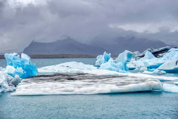 Παγόβουνα Στην Παγωμένη Λιμνοθάλασσα Jokulsarlon Στην Ισλανδία Πιο Γνωστό Τουριστικό — Φωτογραφία Αρχείου