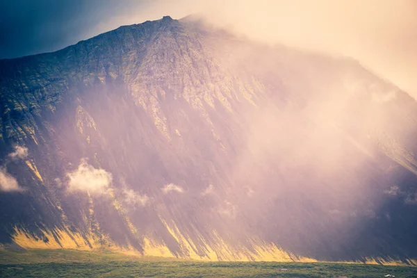 Nebbia Nebbia Sulle Montagne Islanda Fotografia Hdr — Foto Stock