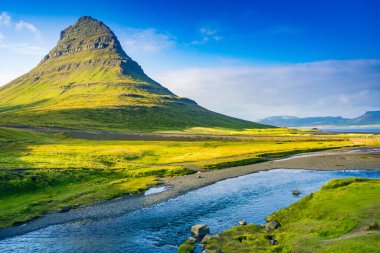 Kirkjufell Dağı, İzlanda - HDR fotoğrafı