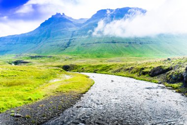 İzlanda 'daki dağlar ve nehirler, Snaefellsnes Yarımadası - HDR fotoğrafı