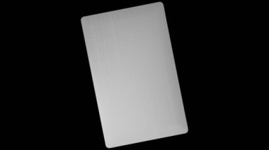 Boş yeşil ekranlı modern laptop siyah arkaplanda izole edildi - 3D 4K animasyon