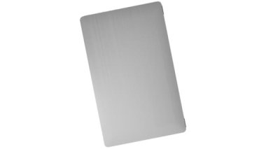 Beyaz arkaplanda boş yeşil ekranlı modern laptop - 3D 4K animasyon