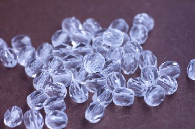 Beyaz esaslarını boncuk