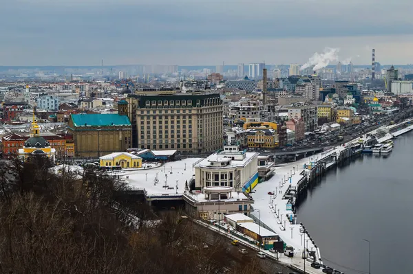 Paisaje Urbano Kiev Ucrania Con Horizonte Nublado Distrito Kiev Podil — Foto de Stock