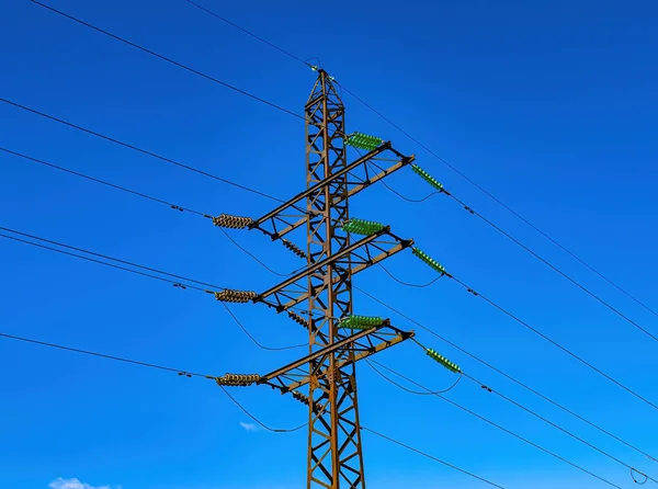 Wieża Wysokonapięciowymi Przewodami Przesyłu Energii Kable Elektryczne Metalowej Wieży Linia — Zdjęcie stockowe