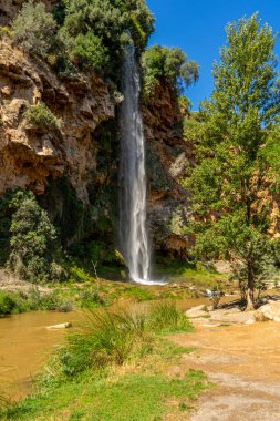 El Salto de la Novia Nişanlı şelalesi Navajas köyü Castellon ili Alto Palancia İspanya