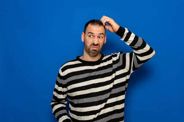 Doubtful Bearded Hispanic Man Thinking Scratching His Head Trying Find — Stock Photo, Image