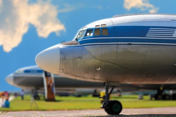 The front of the retro airplane — Stock Photo, Image