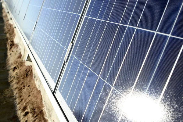 写真太陽光発電パネル — ストック写真