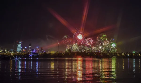 オーストラリア日 2013年パース市内上空の花火 — ストック写真