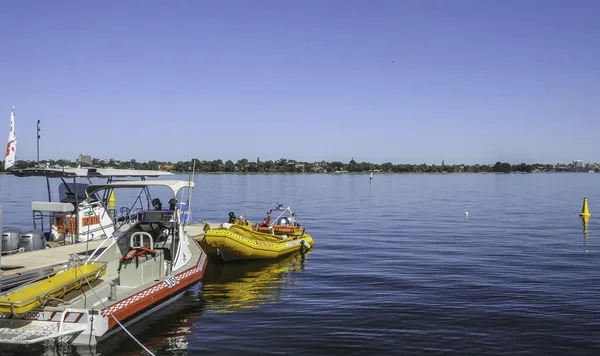 Barco molhe no rio Swan em Perth — Fotografia de Stock
