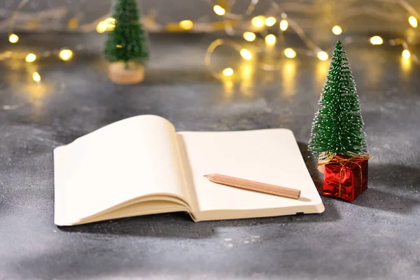 Caderno Com Espaço Para Texto Sobre Tema Natal Imagens Royalty-Free