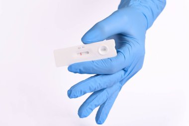 Hızlı test koronavirüsü negatif sonuç.