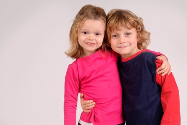 küçük çocuklar poz