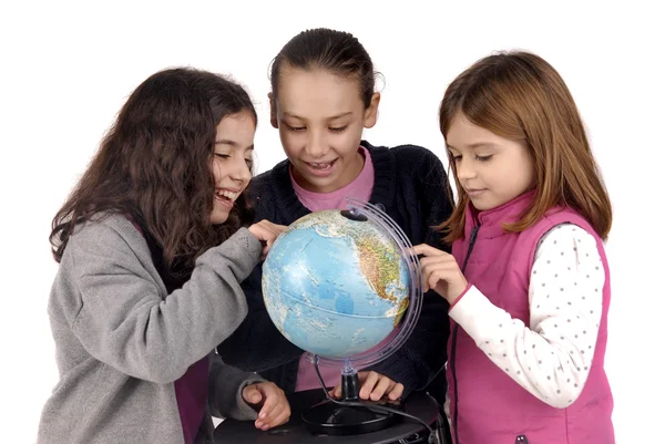 Chicas mirando la tierra — Foto de Stock