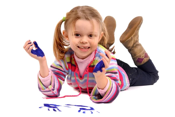 Vijf jaar oud meisje met handen geschilderd — Stockfoto