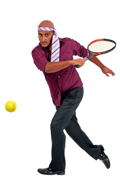 Obchodní muž hraje tenis — Stock fotografie