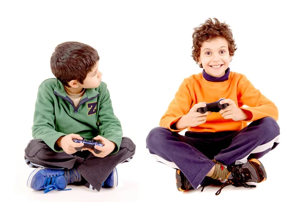 Jungen spielen Videospiele — Stockfoto