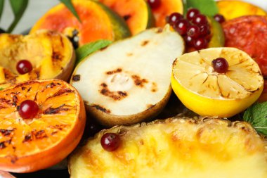 Izgara meyve, yakın ve seçici odaklanma.